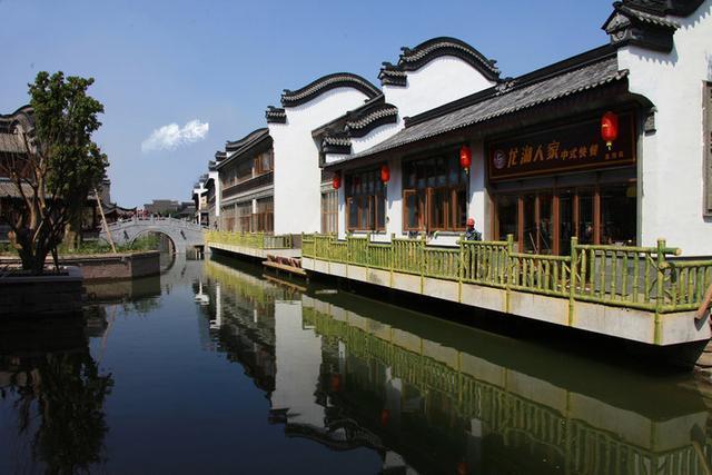 定南:城乡处处景 游客年年多