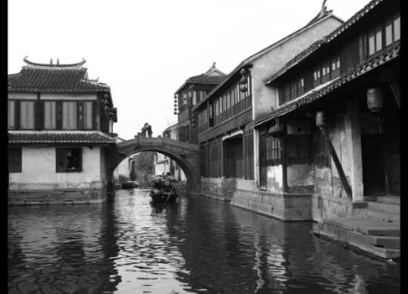 你知道什么是冬季两项吗？你会去看它的现场比赛吗？游戏画面