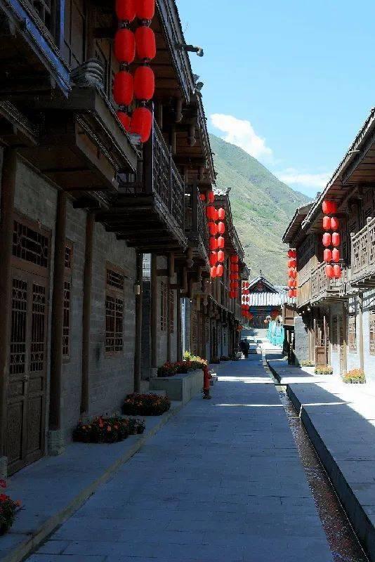 江津柏林：204盏路灯点亮群众的心